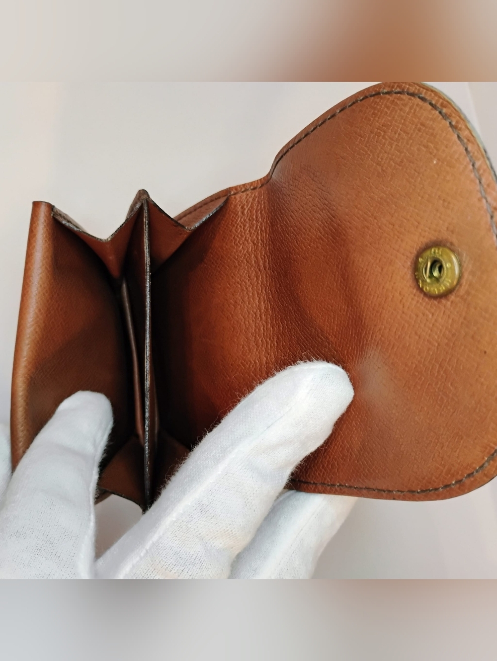EUC Louis Vuitton Coin Pouch - Classic Monogram w/LV Box - Picture 10 of 14